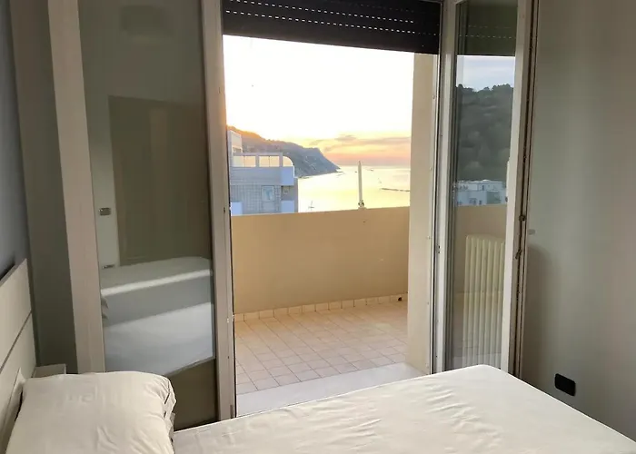 Tramonto In Baia Pesaro